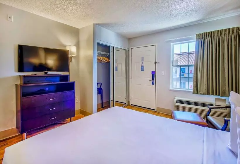 Отель Studio 6phoenix, Az  Deer Valley