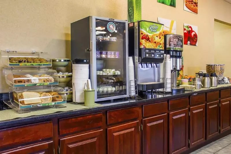 Отель Wilkesbarre Inn & Suites