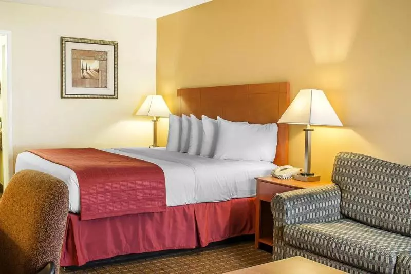 Отель Wilkesbarre Inn & Suites