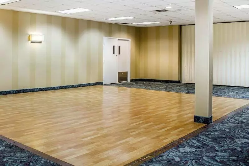 Отель Wilkesbarre Inn & Suites