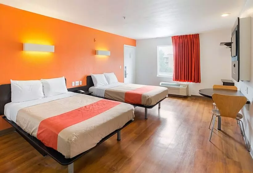 Motel 6 Grand Prairie, Tx   Near Six Flags Drive