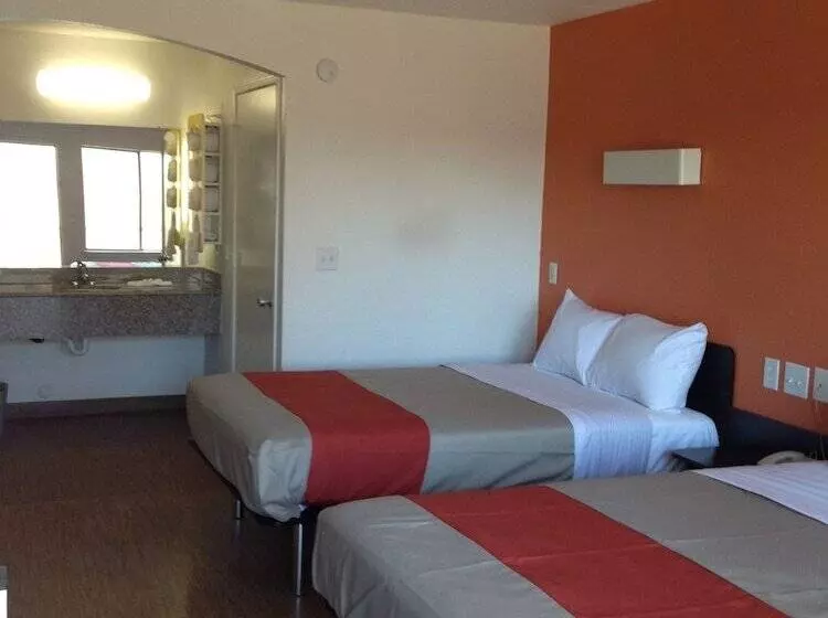 Motel 6 Grand Prairie, Tx   Near Six Flags Drive