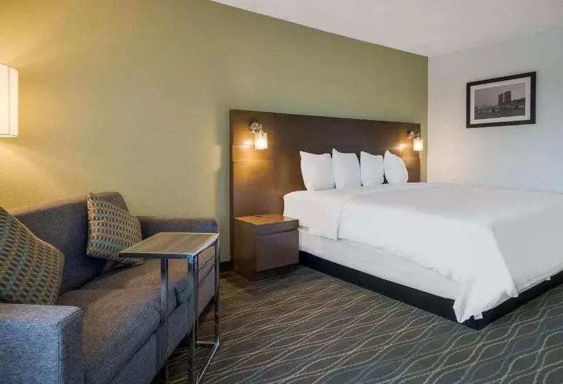 Radisson Hotel Grand Rapids Riverfront