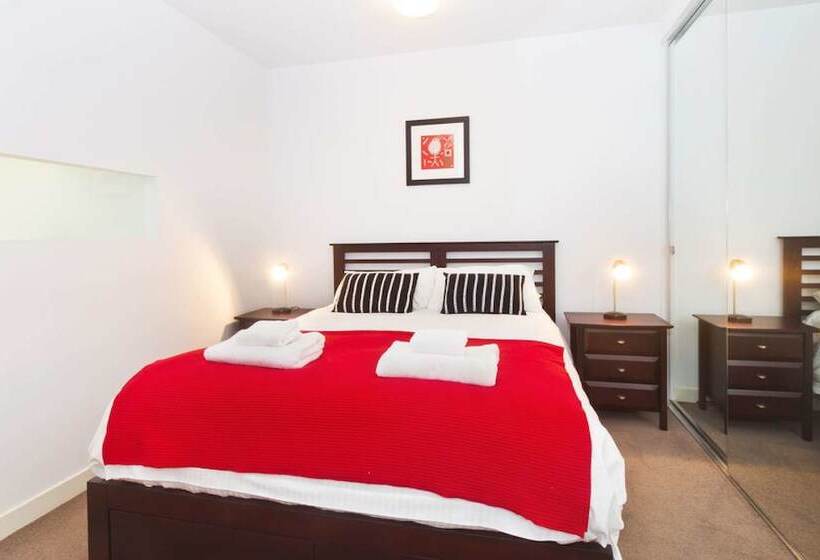 Port Melbourne Executive Living