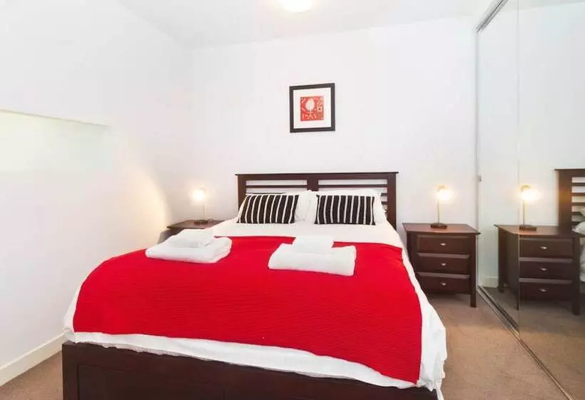 Port Melbourne Executive Living