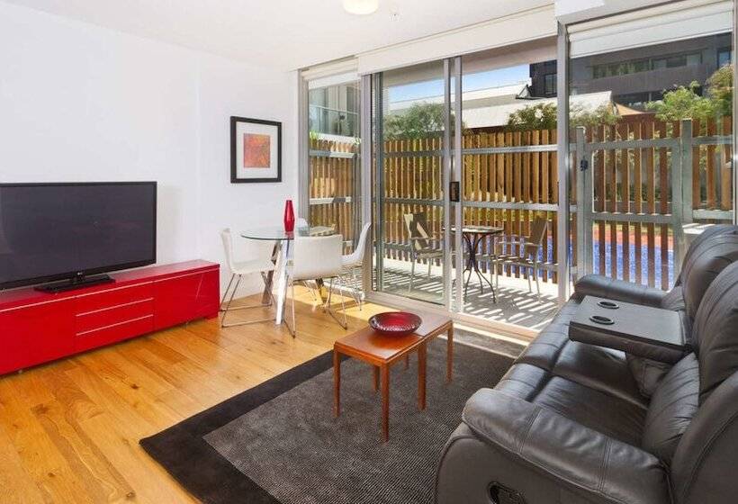 Port Melbourne Executive Living