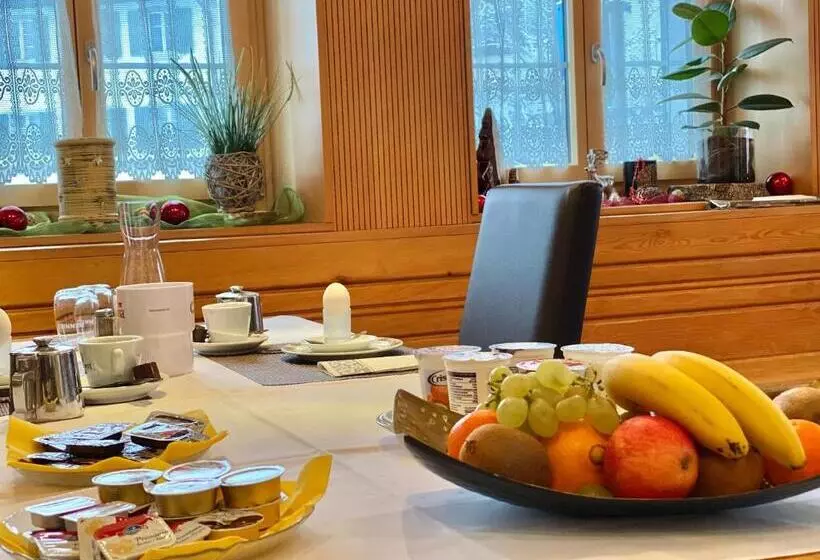 هتل Hirschen Hinwil