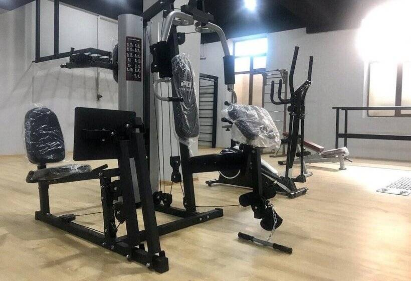 هتل Shedevr Plaza