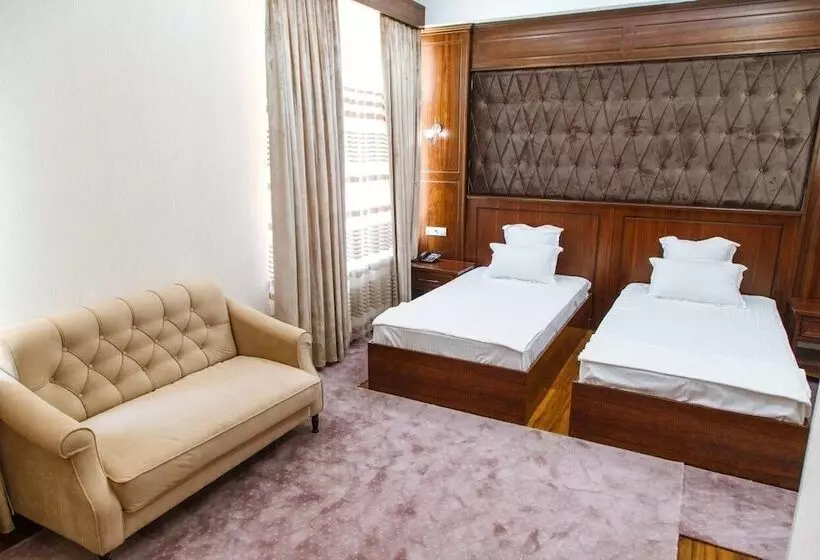 هتل Shedevr Plaza