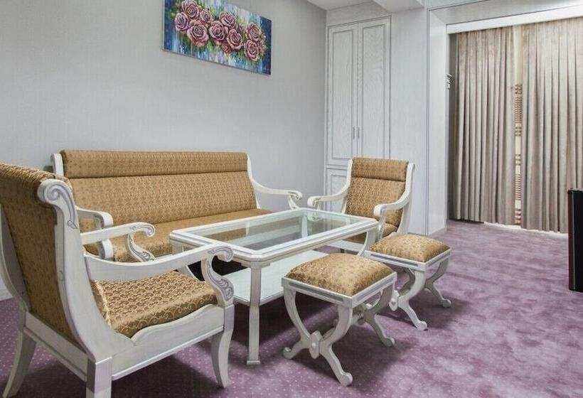 هتل Shedevr Plaza