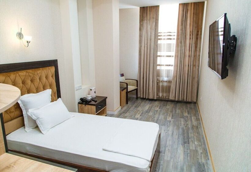 هتل Shedevr Plaza