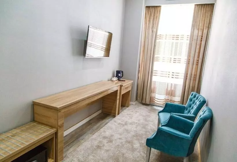 هتل Shedevr Plaza