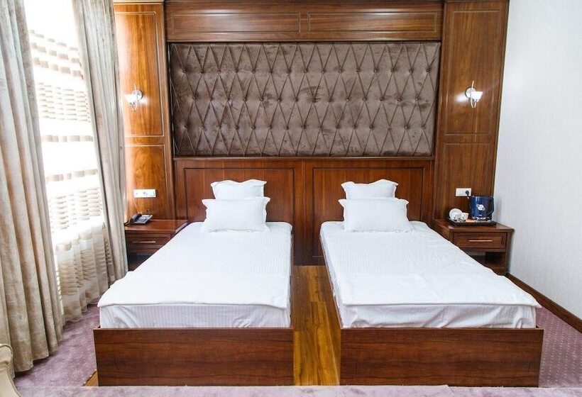 هتل Shedevr Plaza