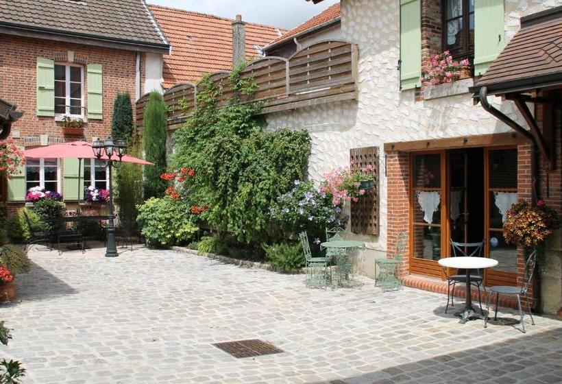 פנסיון Chambres D'hotes : La Cour D'etrepy