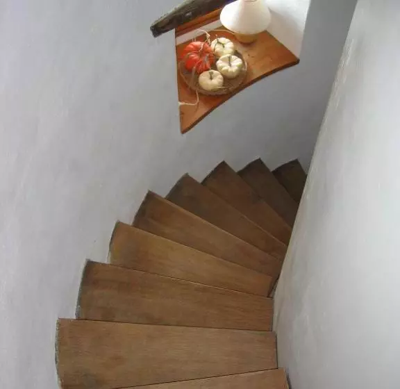 Aamiaismajoitus (B&B) La Tour Du Moulin Géant