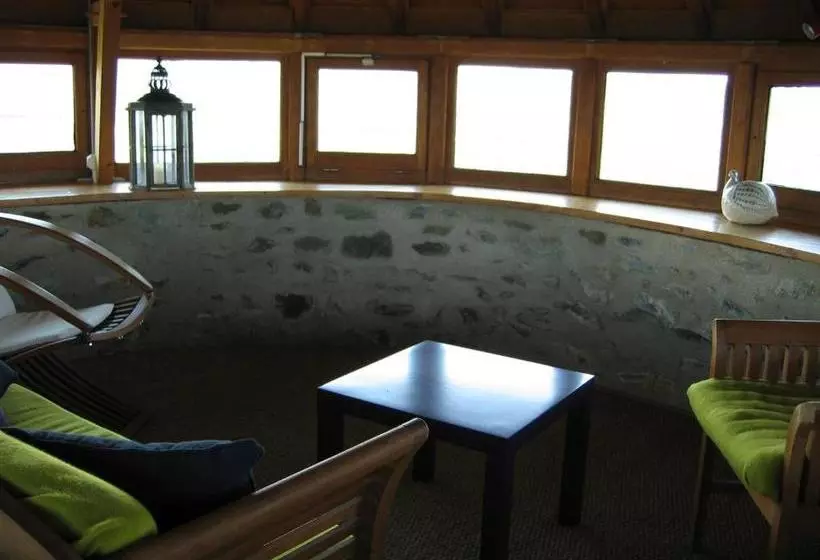 Aamiaismajoitus (B&B) La Tour Du Moulin Géant