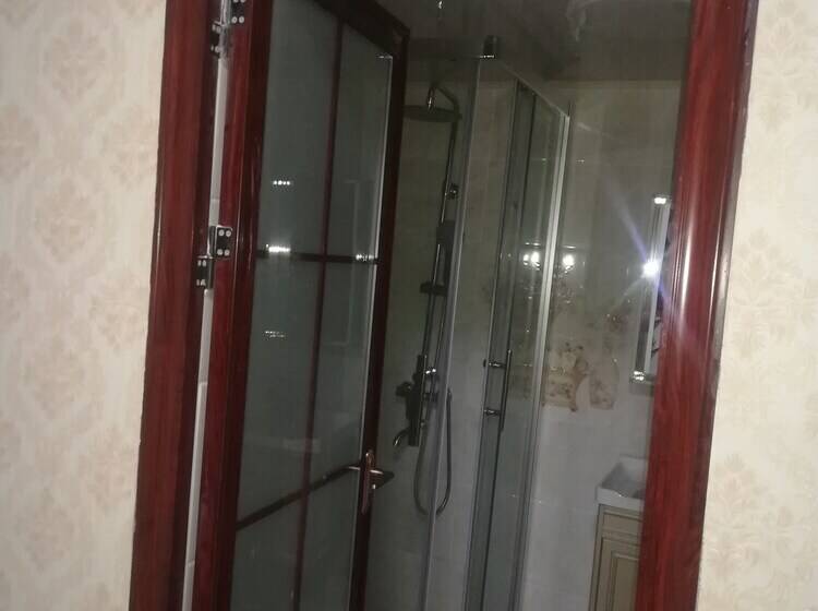 پانسیون Lee Land Guest House