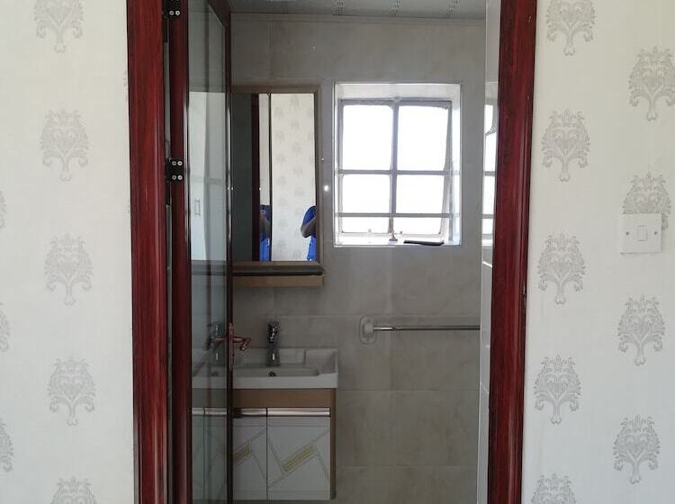 پانسیون Lee Land Guest House