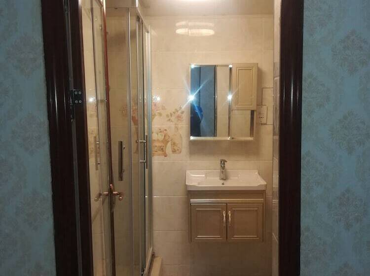 پانسیون Lee Land Guest House