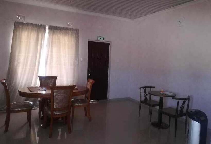 پانسیون Lee Land Guest House