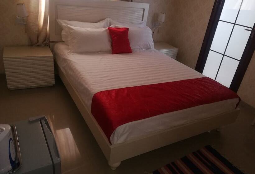 پانسیون Lee Land Guest House