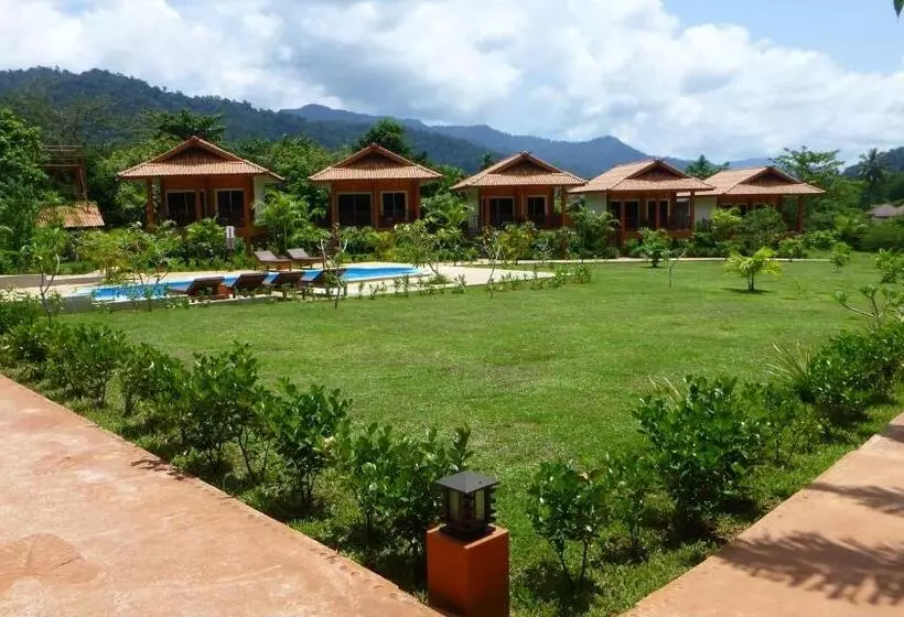 Hotelli Khao Sok Jasmine Garden Resort   Sha Certified