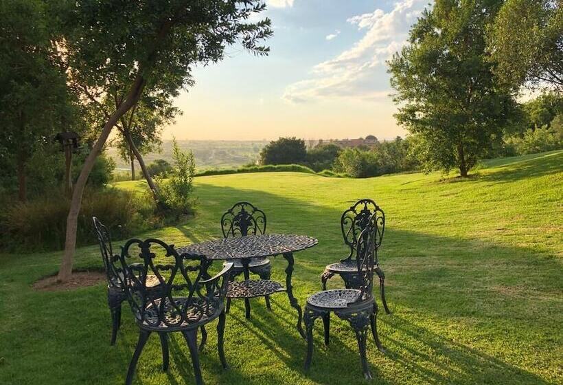 Пансион Creek Lane Guest House