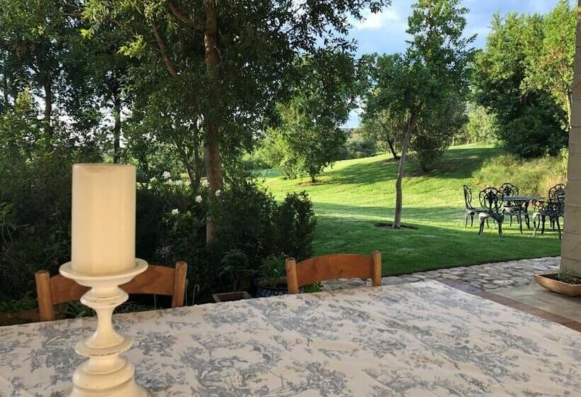 Пансион Creek Lane Guest House