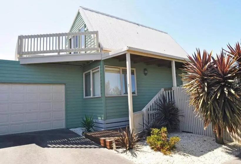 Archies Beachside Abode