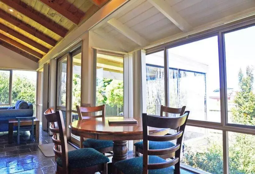 Archies Beachside Abode