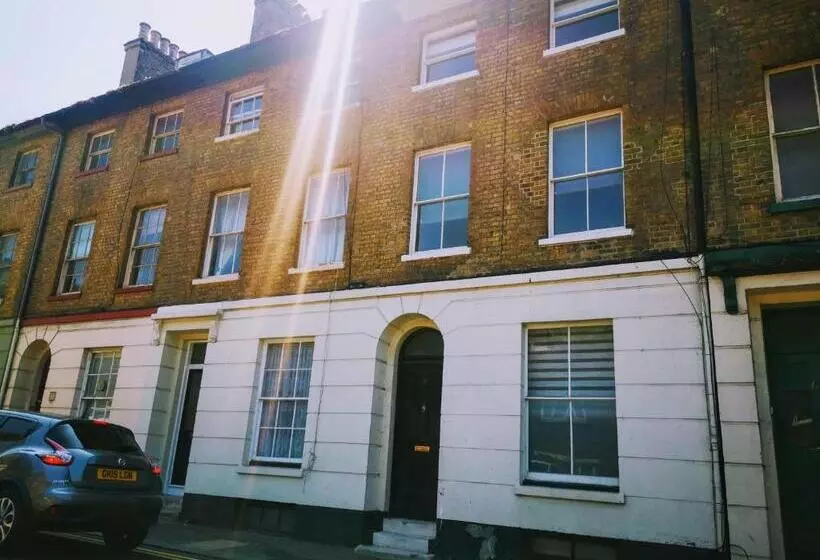 Dover Town Rooms   Short Lets & Serviced Accommodation   Dover