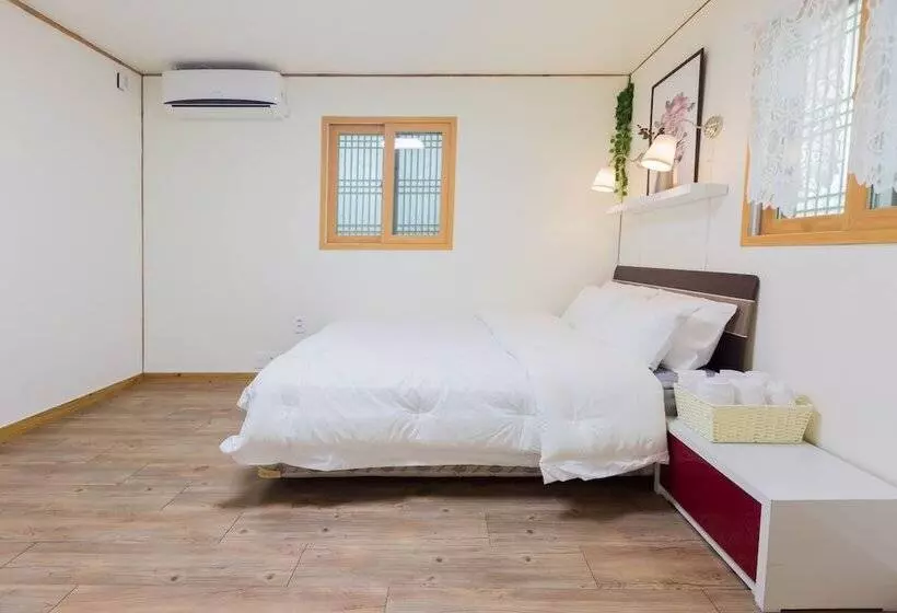 Gyeongju West Namsan Hanok Pension