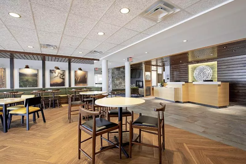 ホテル Fairfield Inn & Suites By Marriott Duluth Waterfront