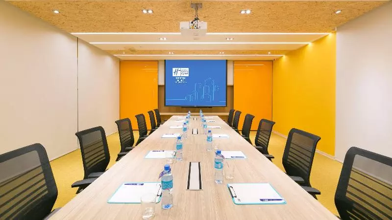 هتل Holiday Inn Express Taichung Fengchia, An Ihg