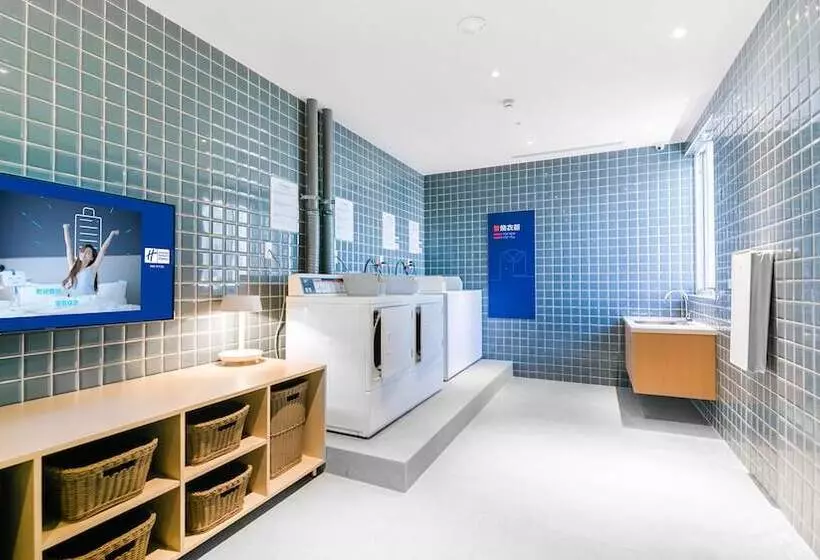 هتل Holiday Inn Express Taichung Fengchia, An Ihg