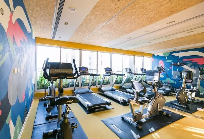 هتل Holiday Inn Express Taichung Fengchia, An Ihg