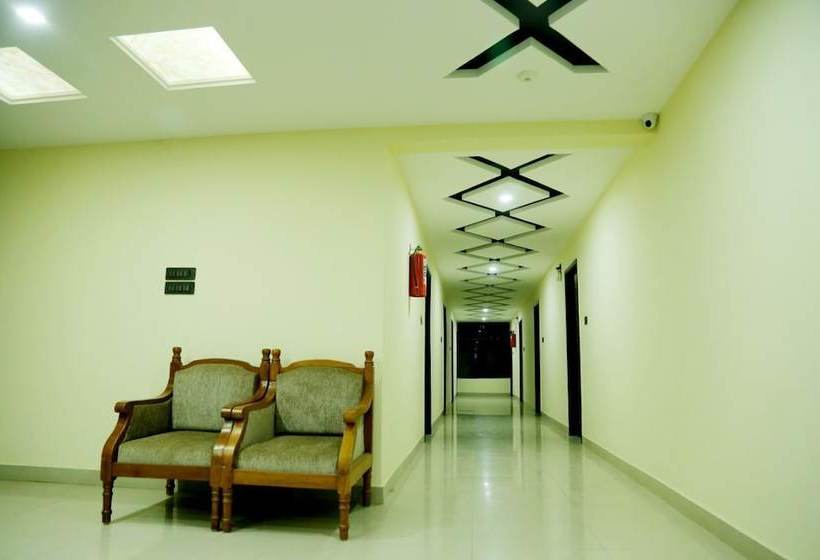 ホテル Pbs Grand By Amoghraj