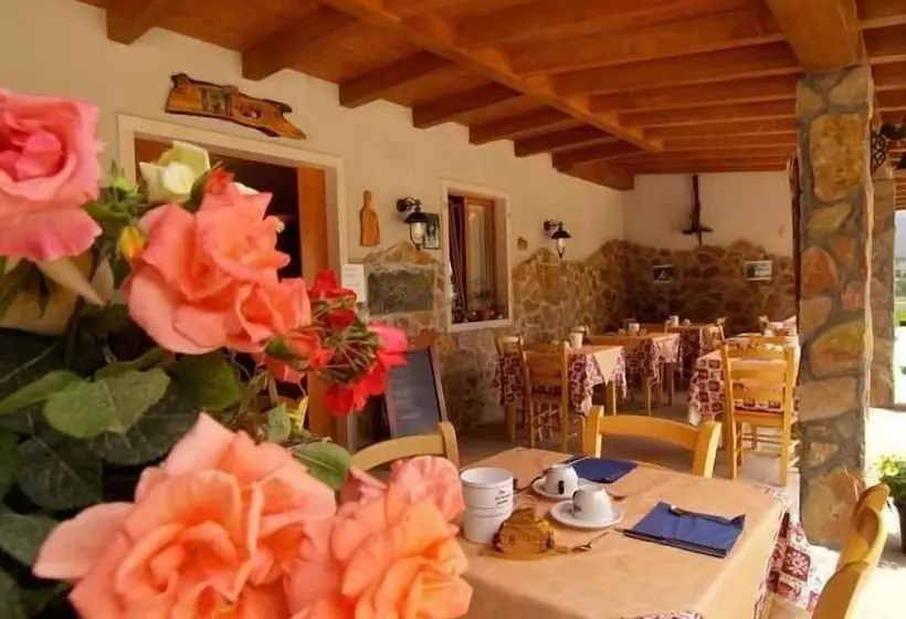 هتل روستایی Agritur Girardelli