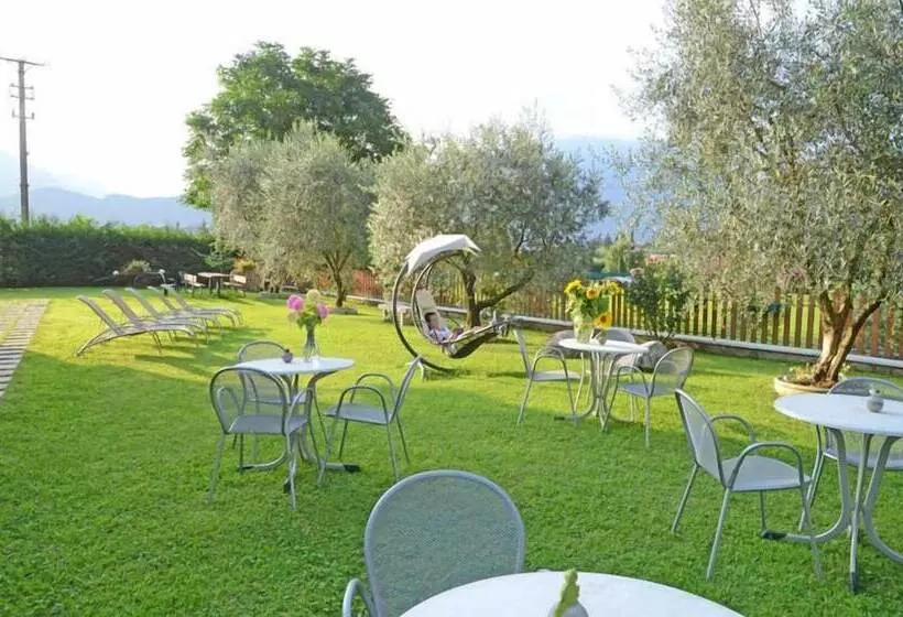 هتل روستایی Agritur Girardelli
