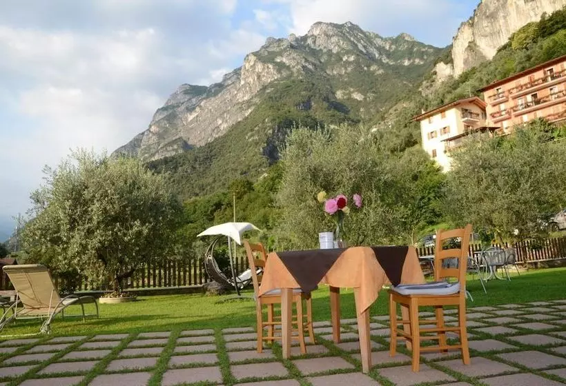 هتل روستایی Agritur Girardelli