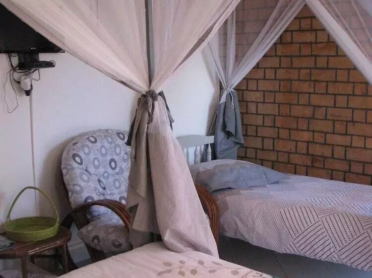 پانسیون Avamada Lodge