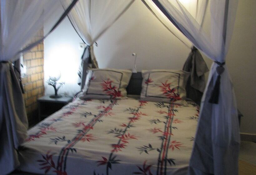 پانسیون Avamada Lodge