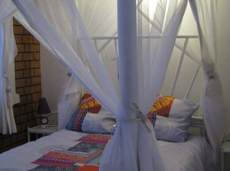 پانسیون Avamada Lodge