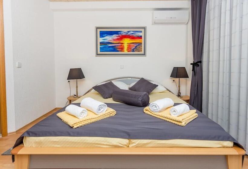 פנסיון Lanterna Rooms