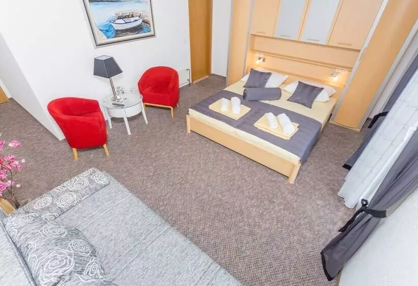Majatalo Lanterna Rooms