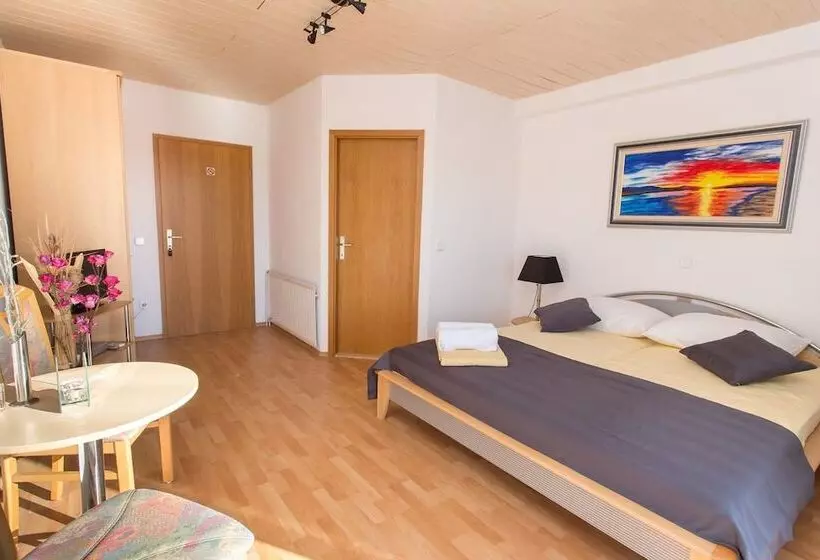 Majatalo Lanterna Rooms