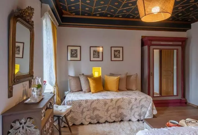 Majatalo Shamrock Elati Retreats