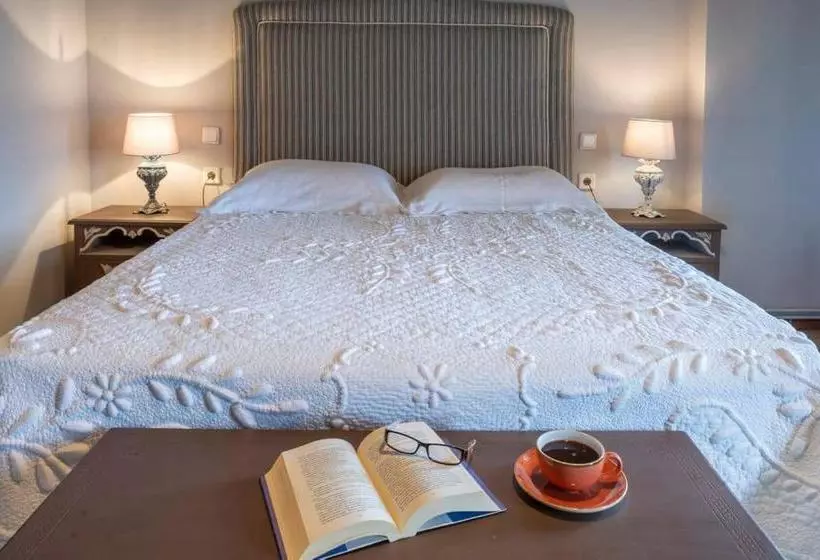 Majatalo Shamrock Elati Retreats