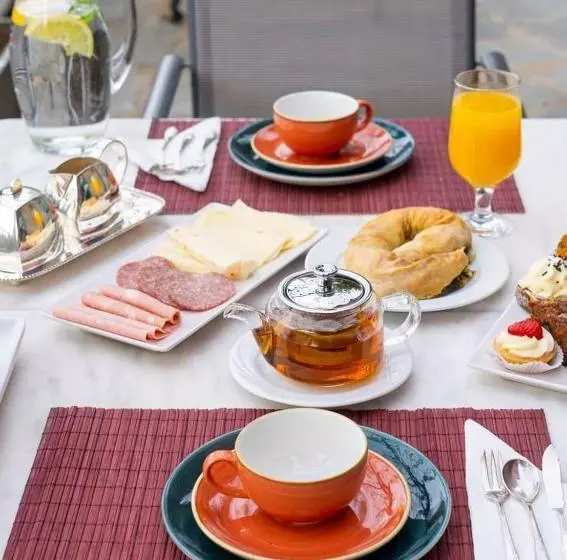 Majatalo Shamrock Elati Retreats