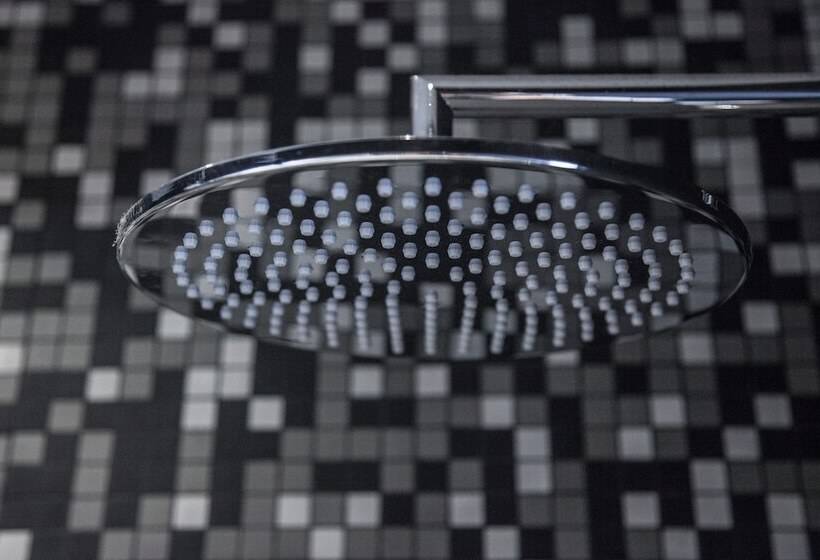 Renovated Apart With Private Courtyard, By Timecooler